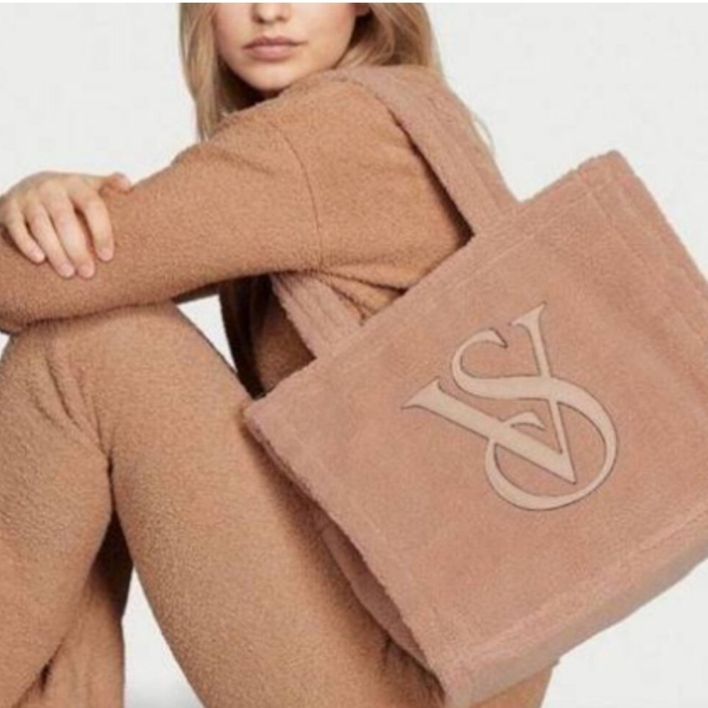 VICTORIA'S SECRET NEW TAN SHERPA LARGE TOPE BAG